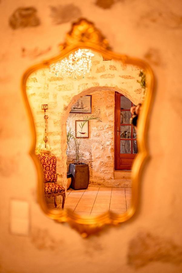 Domaine De La Croix Du Vexin Bed & Breakfast Themericourt Exterior photo